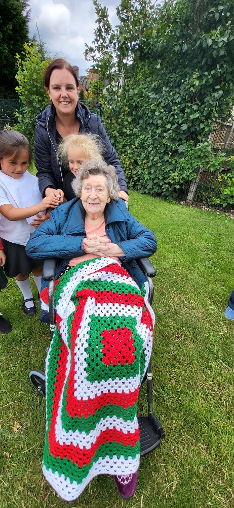 Baily house residents with pupils